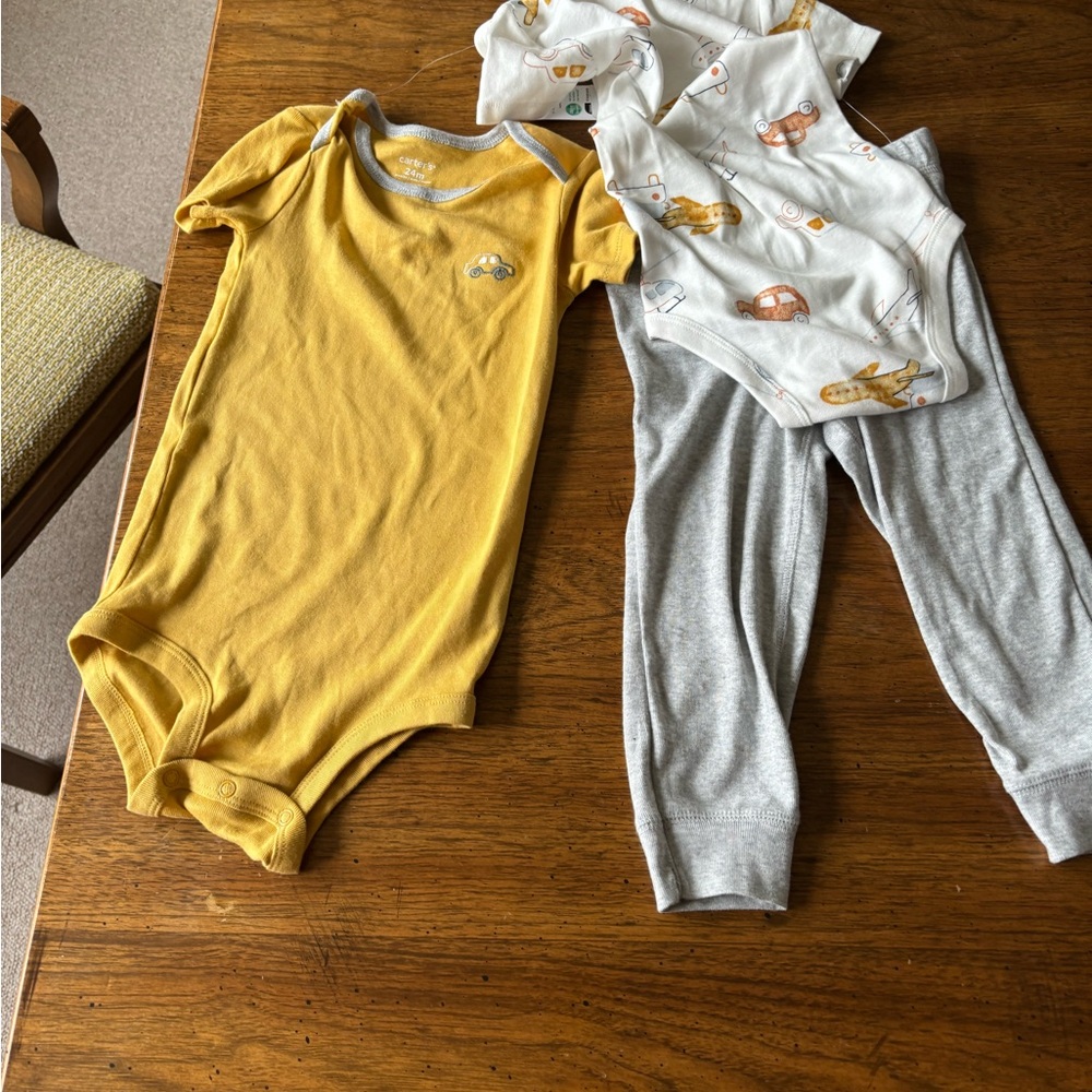 Carters Set